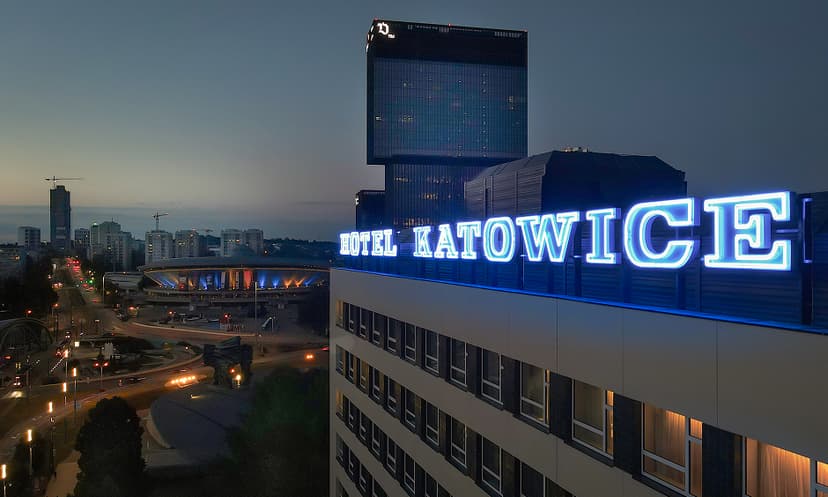 Hotel Katowice – the return of the iconic neon in a new form