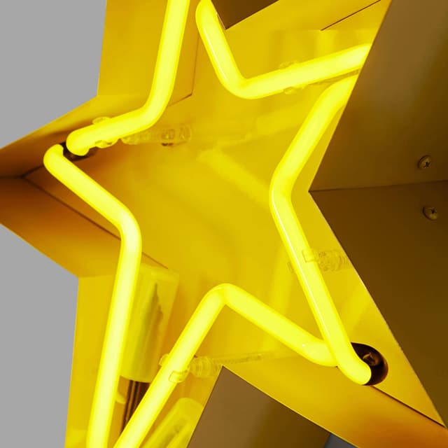 DIE NEONLAMPE „DER STERN”