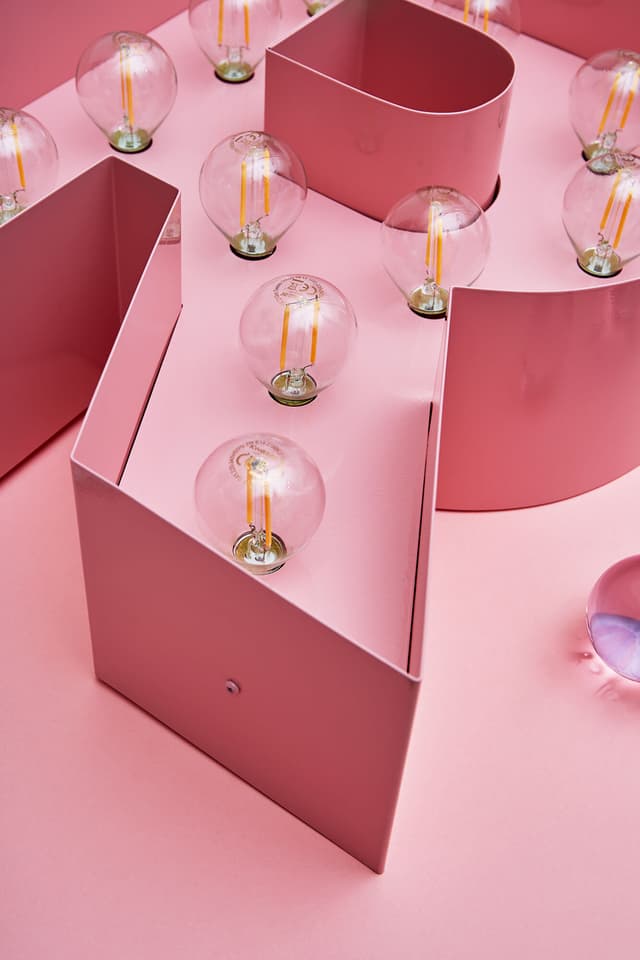 LETTRES AVEC AMPOULES / ALPHABET