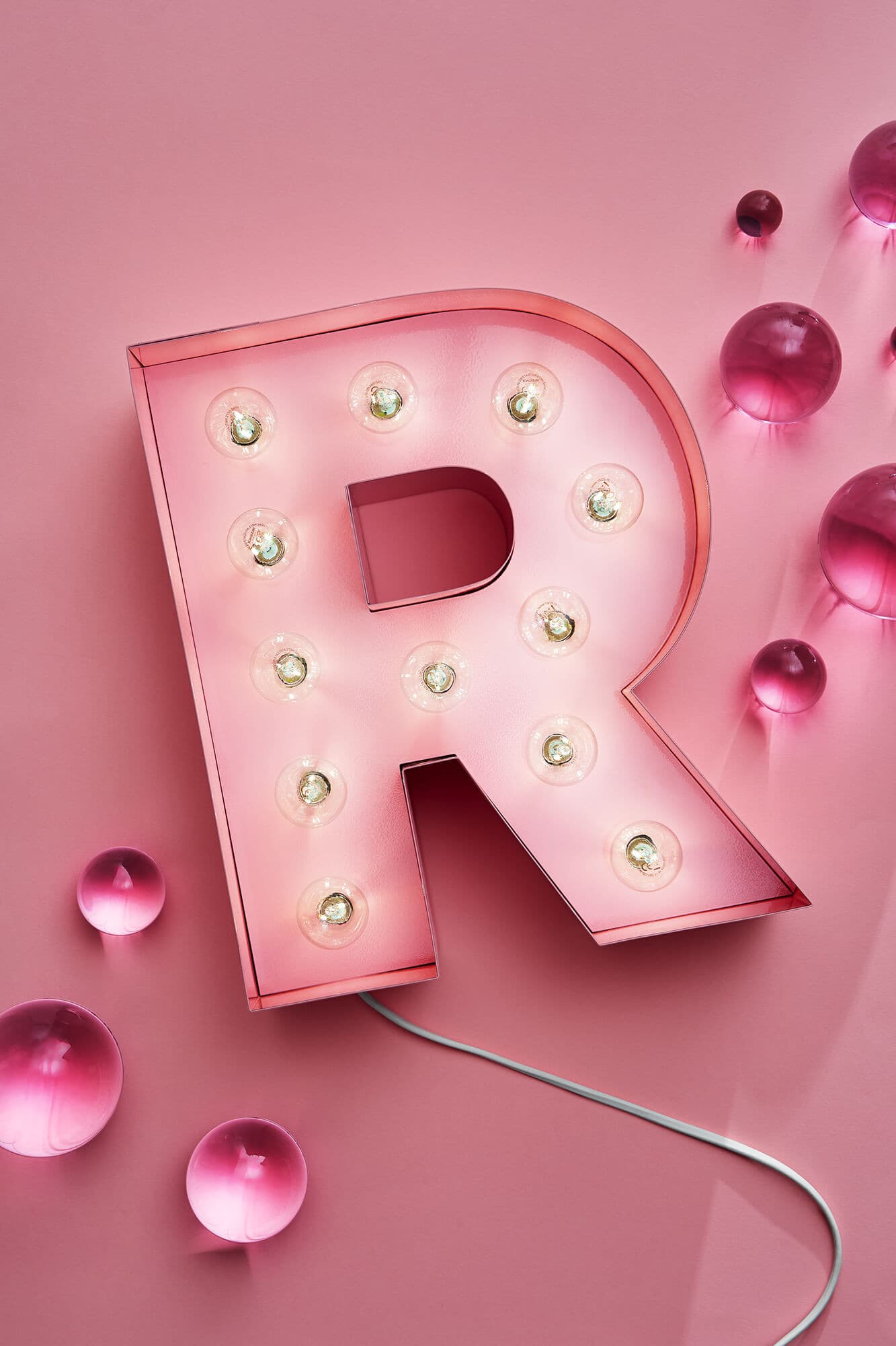 LETTRES AVEC AMPOULES / ALPHABET