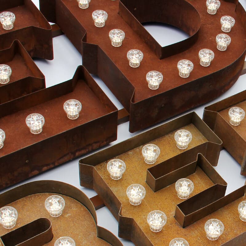 Litery zardzewiałe Litery zardzewiałe