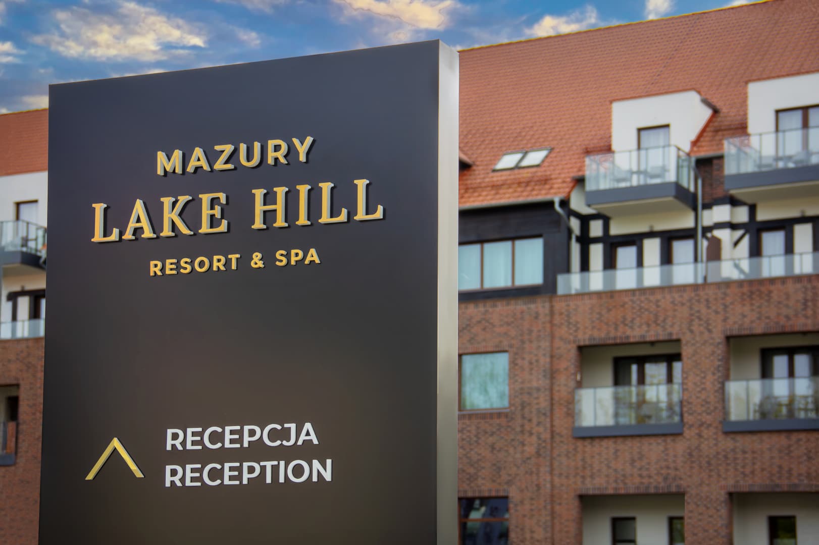 Cartel publicitario independiente de Lake Hill