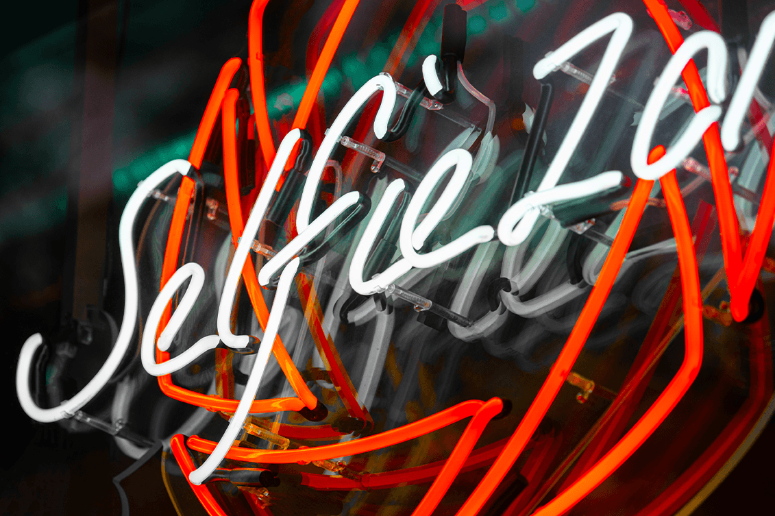 Selfie Zone Neon Kleurenbord