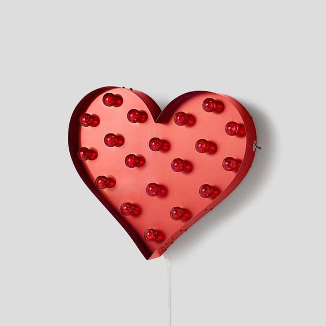 MIT DEM AMORS PFEIL DIREKT INS HERZ GETROFFEN